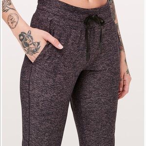 Lululemon joggers size 6